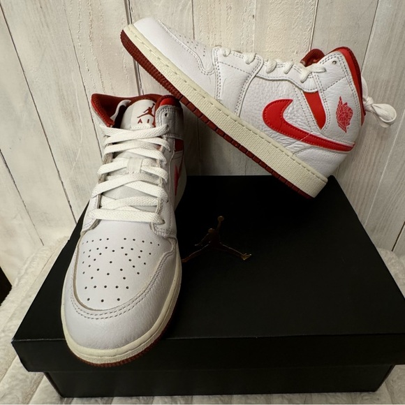 Jordan Shoes - Air Jordan 1 Mid SE - Lobsters - Basketball Shoes Size - 5.5Y / 7W